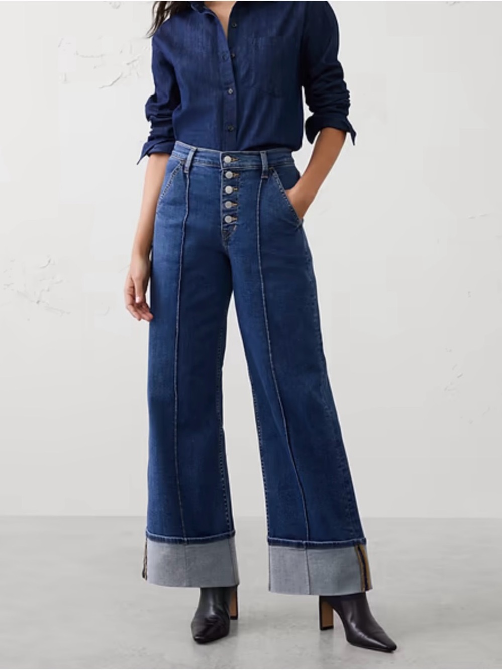 Wide-Leg High-Rise Pintuck Cuffed Jean Size 25 Petite